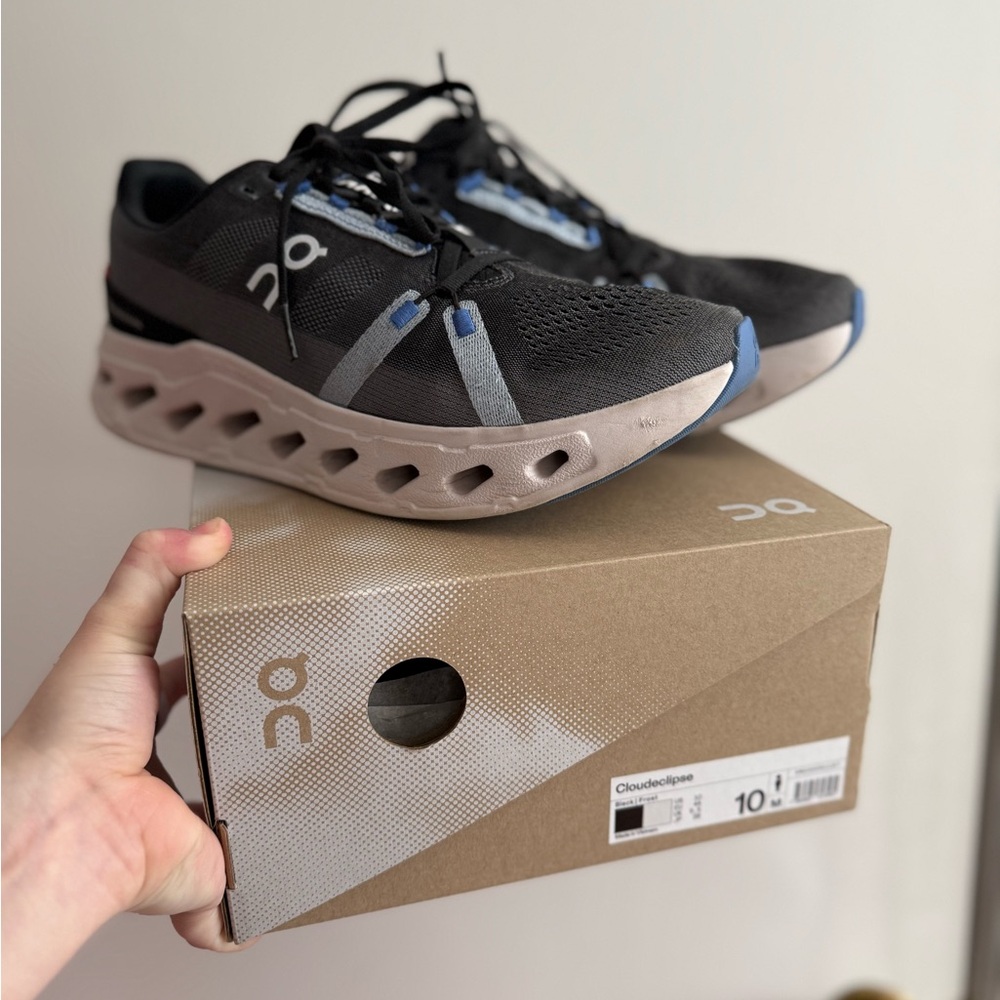 On Running Men's Black and Gray Athletic Shoes